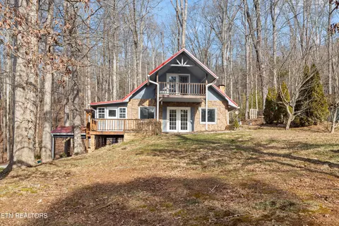 850 Laurel Lake Cir, Madisonville, TN 37354