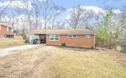 602 Akers St, Maryville, TN 37804