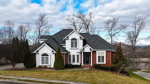 255 Wedgewood Dr, Lenoir City, TN 37772