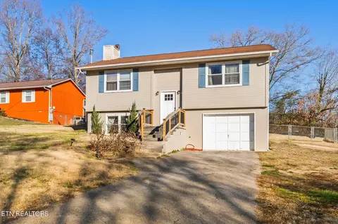 7408 Maverick Ln, Corryton, TN 37721