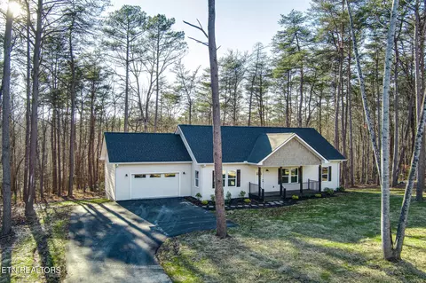 134 Creekview Ct, Jamestown, TN 38556