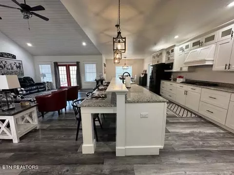 Kitchen - 5769 Wilderness Rd, Ewing, VA 24248 photo 4 of 7