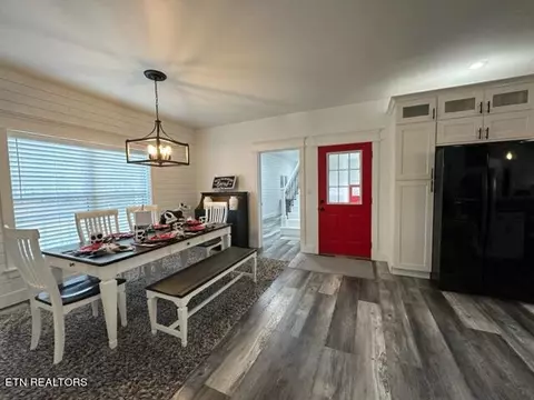 Entry Way - 5769 Wilderness Rd, Ewing, VA 24248 photo 1 of 4