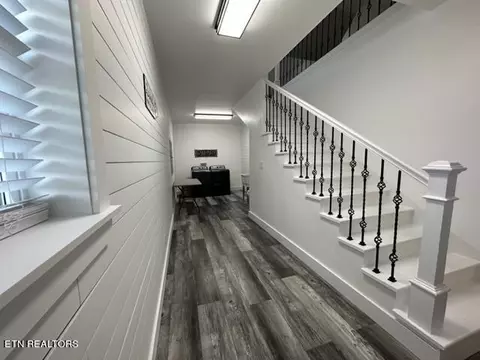 Entry Way - 5769 Wilderness Rd, Ewing, VA 24248 photo 3 of 4