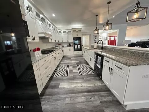 Kitchen - 5769 Wilderness Rd, Ewing, VA 24248 photo 6 of 7