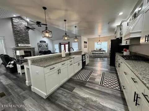 Kitchen - 5769 Wilderness Rd, Ewing, VA 24248 photo 5 of 7