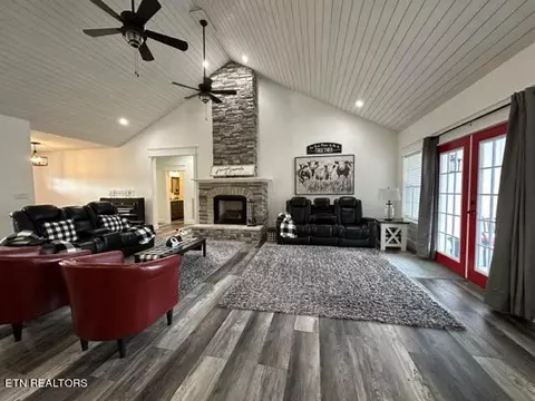 Living - 5769 Wilderness Rd, Ewing, VA 24248 photo 1 of 6