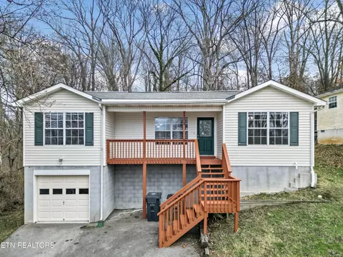 2218 Piedmont St, Knoxville, TN 37921