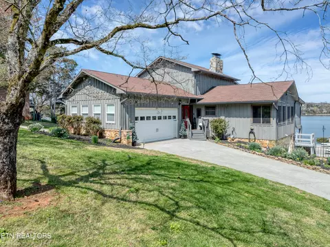3670 Channel Dr, Louisville, TN 37777