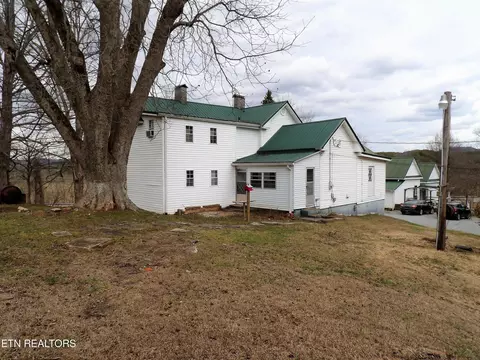 128 Bryan Hill Dr, Tellico Plains, TN 37385