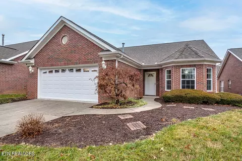 7910 Medaris Dr, Knoxville, TN 37938