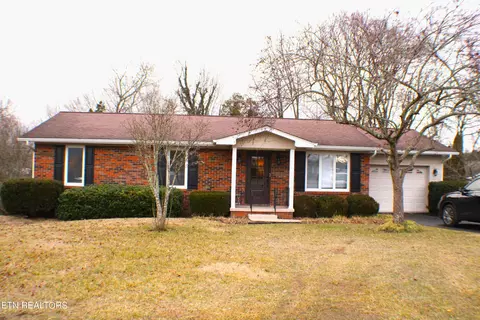 215 Parks Cir, Harrogate, TN 37752