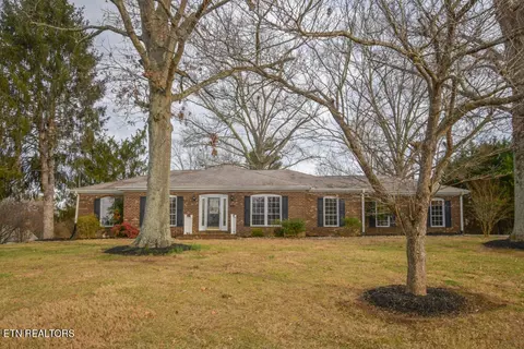 1029 Oxford Hills Dr, Maryville, TN 37803