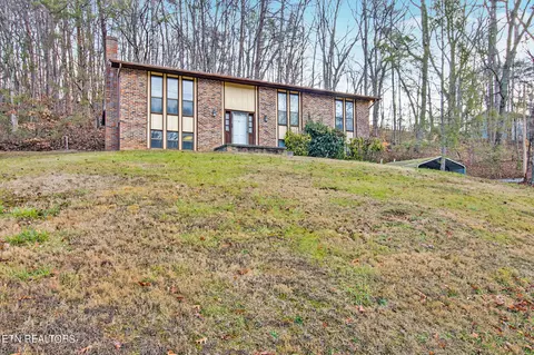 Exterior - 425 Ivanhoe Rd, Powell, TN 37849 photo 10 of 16