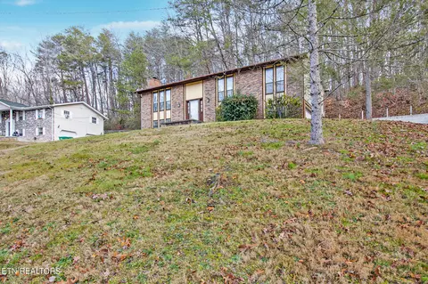 Exterior - 425 Ivanhoe Rd, Powell, TN 37849 photo 9 of 16