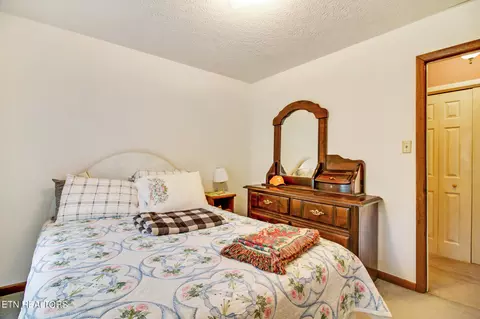Bedroom - 425 Ivanhoe Rd, Powell, TN 37849 photo 4 of 6