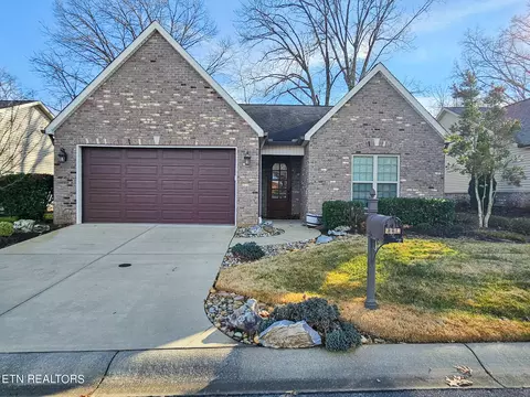 2220 Boulder Crest Ln, Sevierville, TN 37876