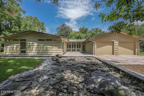 5004 Spring Creek Rd, Knoxville, TN 37920