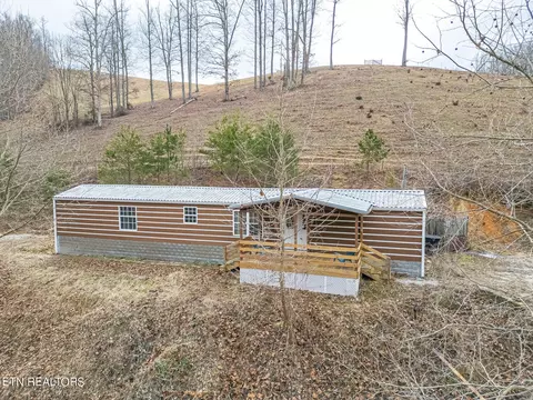 1750 Demory St, La Follette, TN 37766