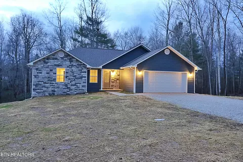 1226 Toomey Falls Rd, Oneida, TN 37841