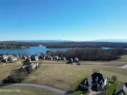 246 Hummingbird Dr, Vonore, TN 37885