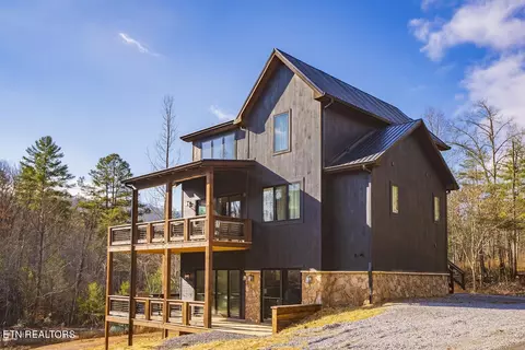3109 Storm Bringer Dr, Sevierville, TN 37876