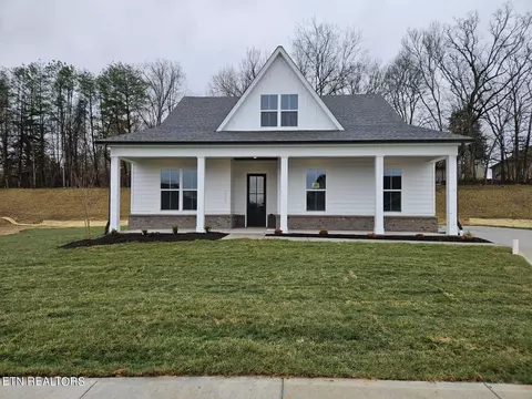 209 Clover Cir, Lenoir City, TN 37772