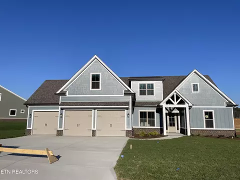 190 Clover Cir, Lenoir City, TN 37772