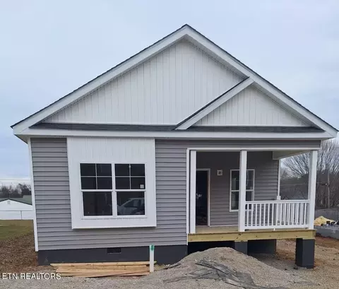 212 7th St, Maryville, TN 37804