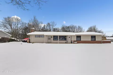 4224 NW Nw Drifting Drive Dr, Knoxville, TN 37912