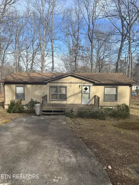 119 Avon Ln, Crossville, TN 38558