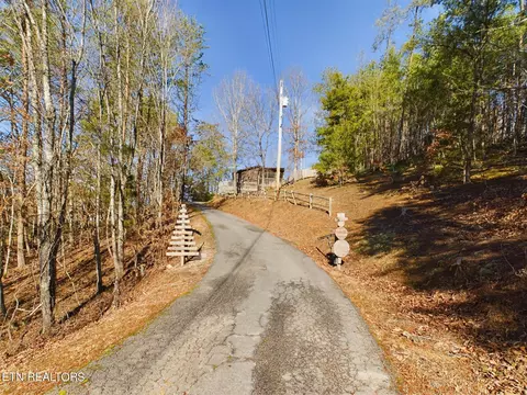2854 Easy St, Sevierville, TN 37862