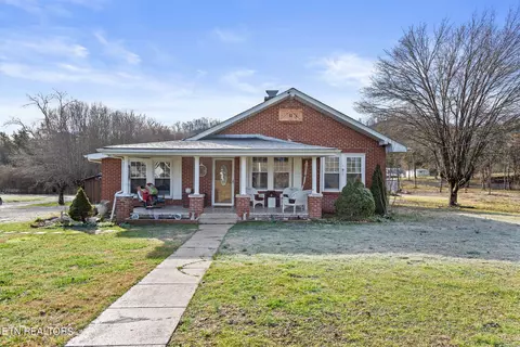 2069 Lone Mountain Rd, Tazewell, TN 37879