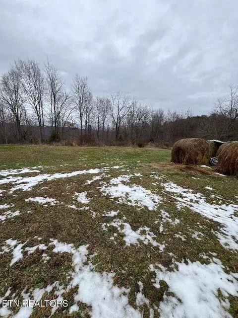 454 Old Forge Ridge Rd, Harrogate, TN 37752 photo 3