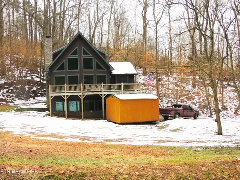 2135 Jones Bend Rd, Louisville, TN 37777