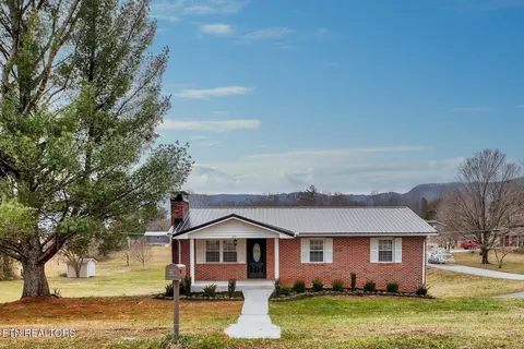 235 Orchard St, Jacksboro, TN 37757