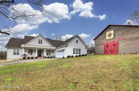 1003 Frank Thornton Rd, Dandridge, TN 37725