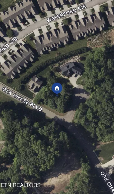 1200 Oak Chase Blvd, Lenoir City, TN 37772
