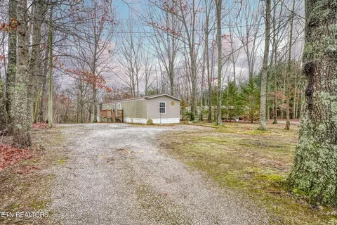 493 Crestview Loop, Crossville, TN 38571
