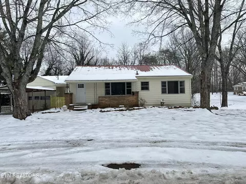414 W Ridgecrest Dr, Kingston, TN 37763