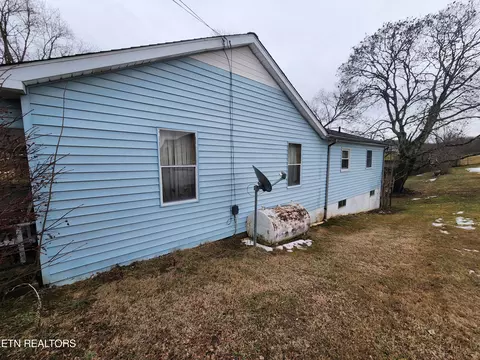 544 Gibson Station Rd, Ewing, VA 24248 photo 4
