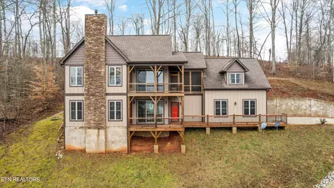 358 Suncrest Cv, La Follette, TN 37766