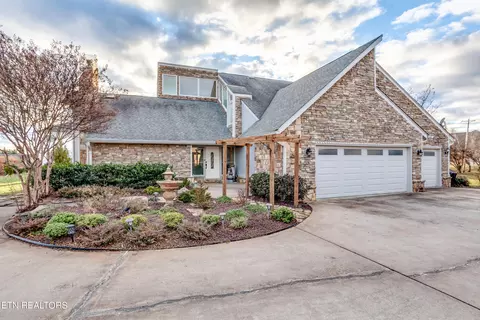 596 Pasteur Pl, Alcoa, TN 37701 photo 2