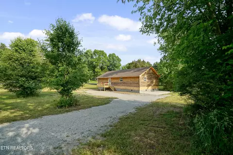 892 Pin Hook Rd, Spring City, TN 37381
