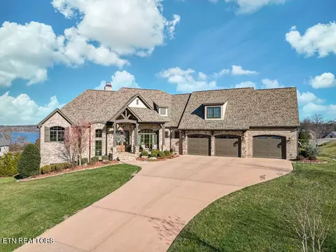 390 Captains Way, Lenoir City, TN 37772