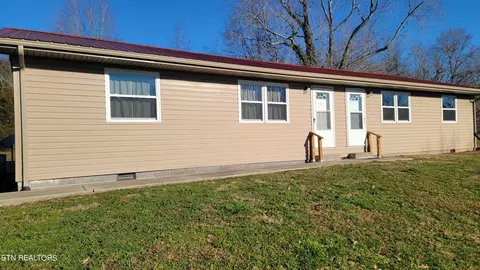 172 Quarter Horse Dr, Ewing, VA 24248