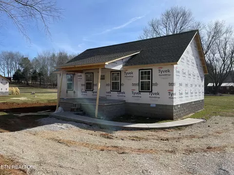 559 Franklin Ave, Sparta, TN 38583