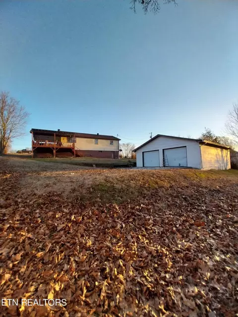838 Rose Hill Dr, La Follette, TN 37766