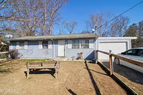 724 Sleepy Hollow Rd, Oliver Springs, TN 37840