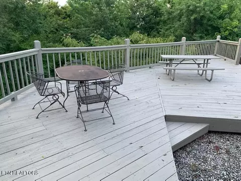Exterior - 433 Mountain Thrush Dr, Townsend, TN 37882 photo 3 of 4